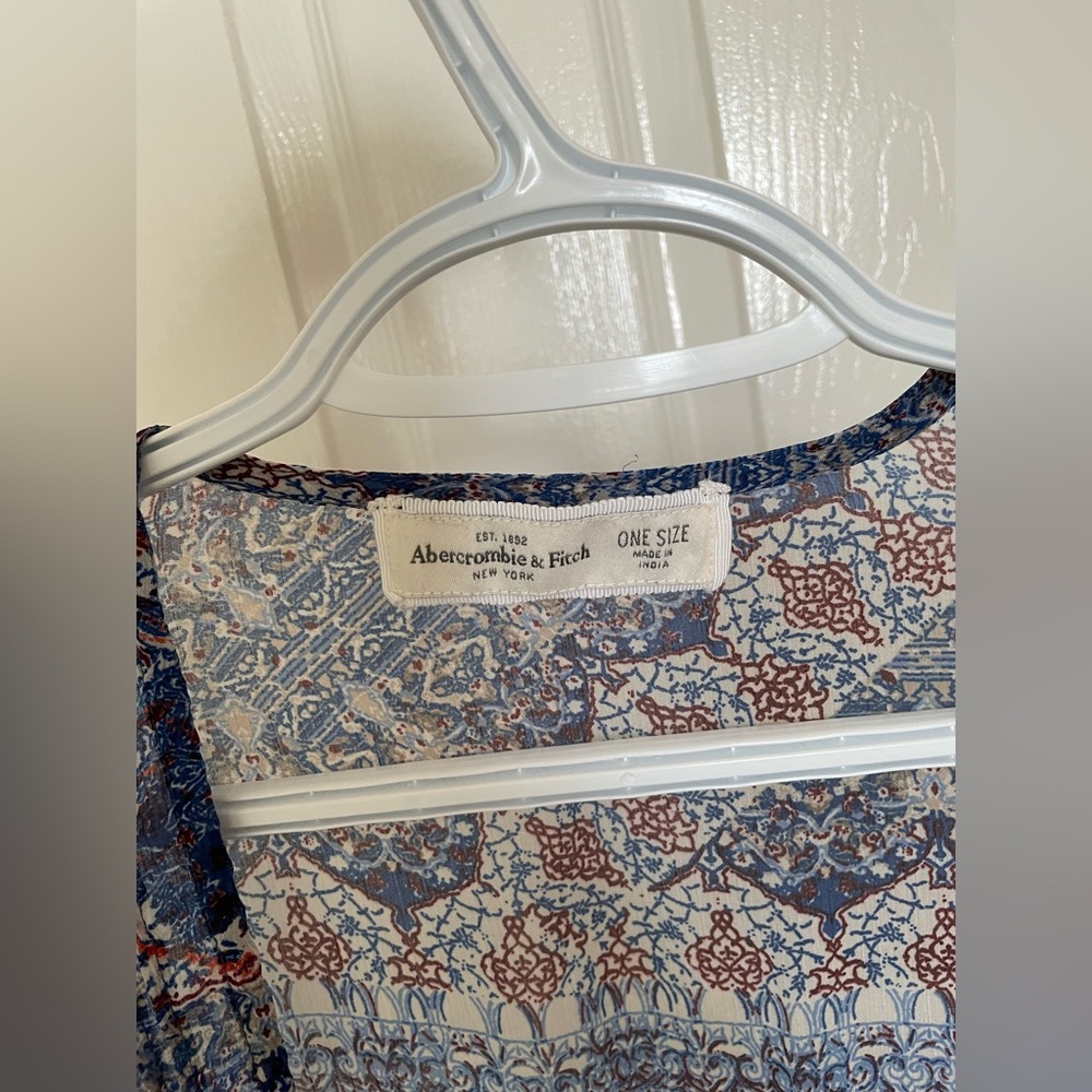 Abercrombie & Fitch Blue and White Patterned Top - Picture 2 of 7